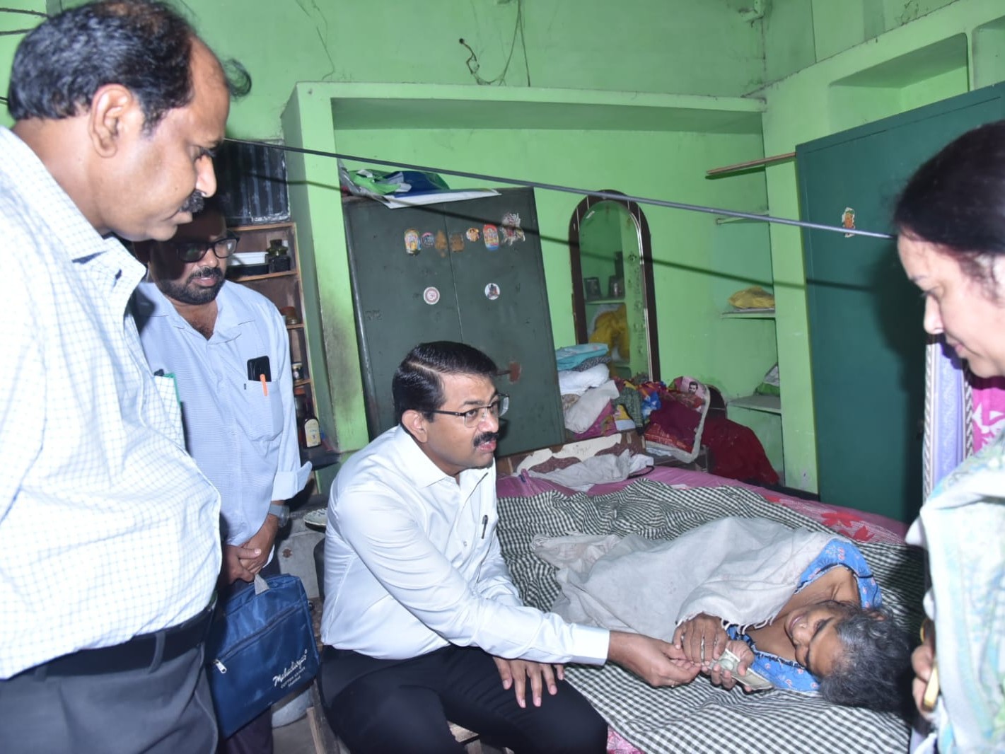 ఏం.. అవ్వా.. బాగున్నావా..!