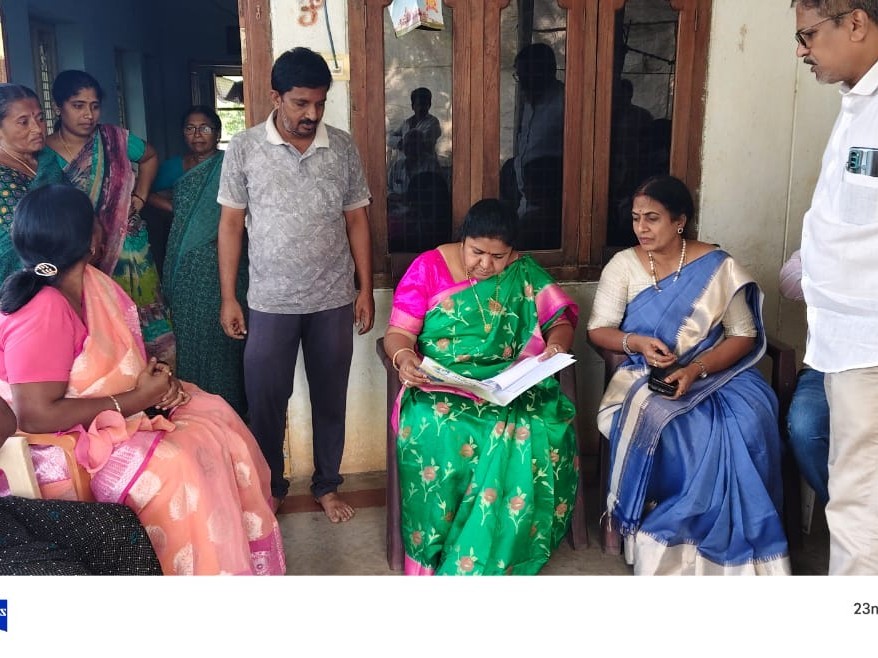 కాంగ్రెస్ కార్యకర్తను పరామర్శించిన ఎమ్మెల్యే