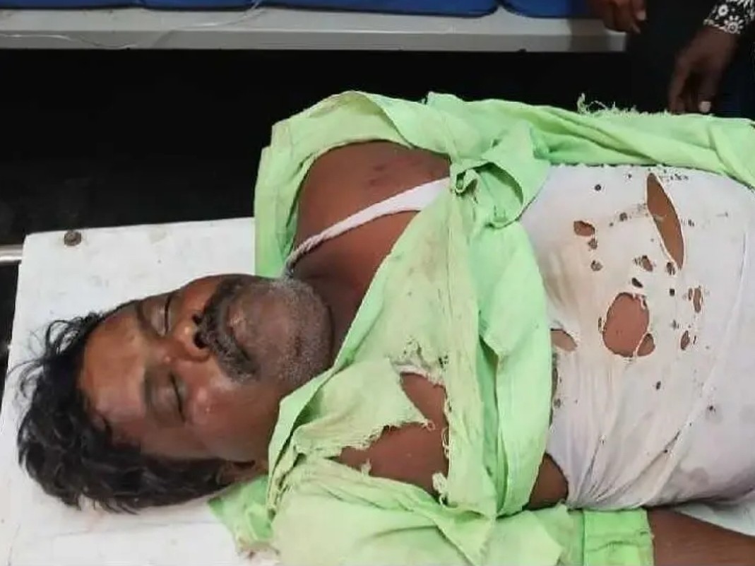 ఆటో బోల్తా.. ఒకరు మృతి, ముగ్గురికి గాయాలు