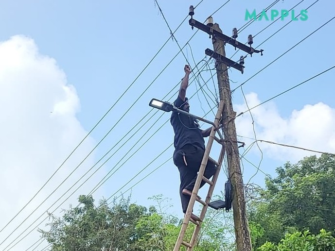 వీధిలైట్ల మరమ్మతుల పనులు చేపట్టిన అధికారులు