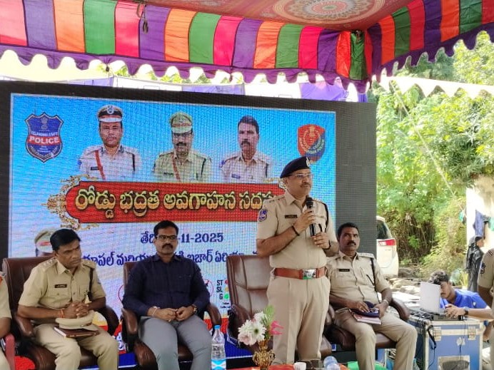 రోడ్డు భద్రతపై అవగాహన పెంచుకోవాలి: DCP