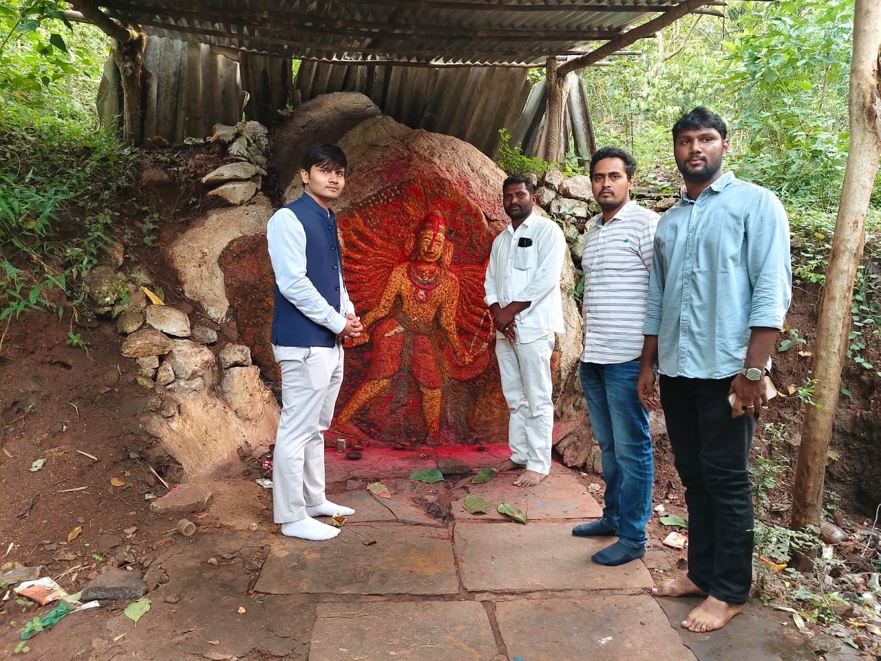 బెండాలపాడు గ్రామంలో పర్యటించిన ట్రైనీ కలెక్టర్