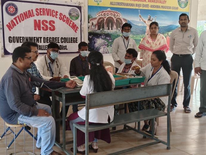 అరకులోయ డిగ్రీ కళాశాలలో ఏపీఎండీసీ వైద్య శిబిరం