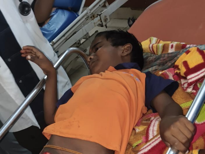 రోడ్డు ప్రమాదంలో బాలుడికి తీవ్ర గాయాలు