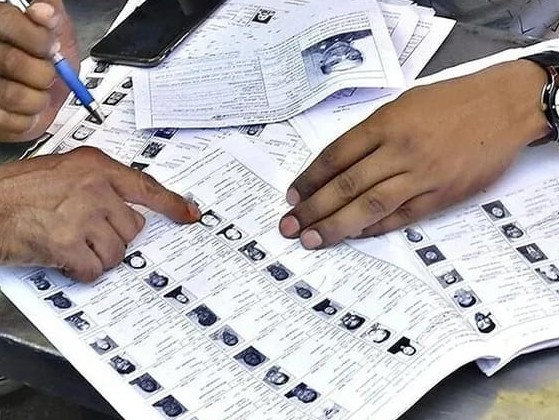 మరోసారి కొత్త ఓటర్ల నమోదుకు ఈసీ ఆదేశాలు