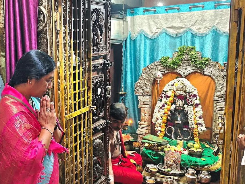 సుబ్రహ్మణ్యేశ్వర స్వామిని దర్శించుకున్న ఎమ్మెల్యే