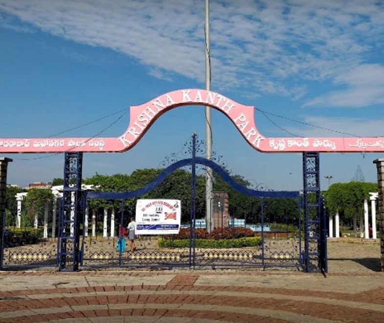 జూబ్లీహిల్స్ పార్కులో నేతల ప్రచారం