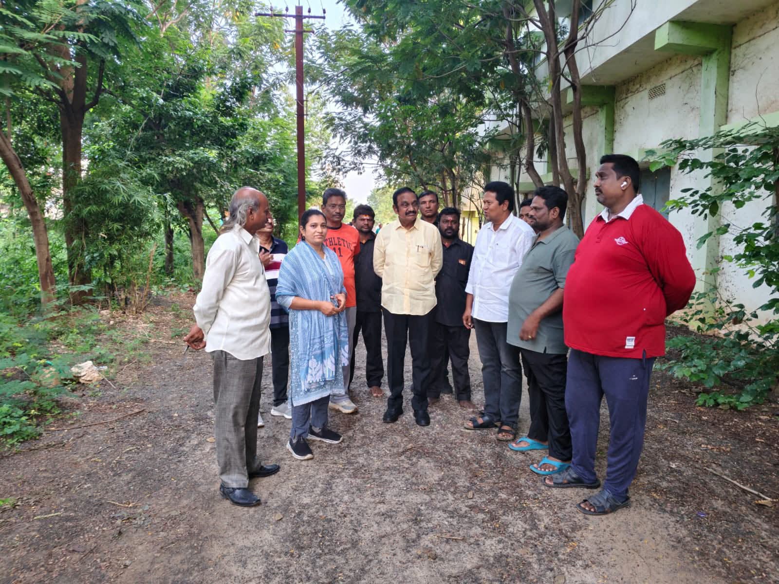 క్రీడా ప్రాంగణం సందర్శించిన ఎమ్మెల్యే