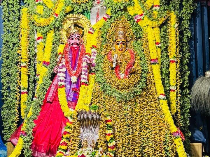 పసుపు కొమ్ములతో అమ్మవారికి ప్రత్యేక అలంకరణ