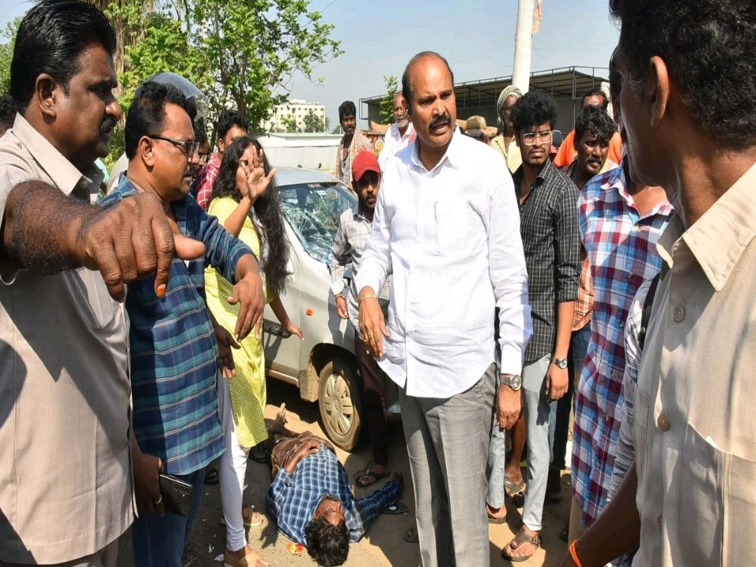 రోడ్డు ప్రమాదం.. స్పందించిన మంత్రి