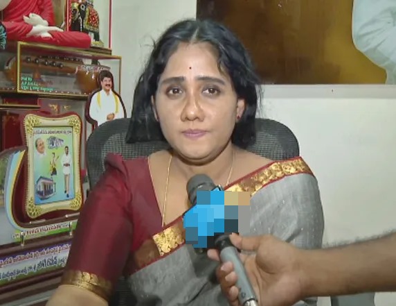 లోకేష్ కక్ష పెంచుకున్నారు: జోగి రమేష్ భార్య