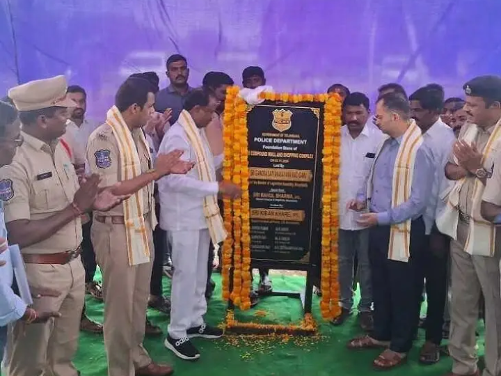 పోలీస్ స్టేషన్‌లో షాపింగ్ కాంప్లెక్స్‌కు భూమిపూజ