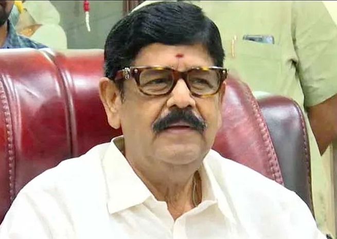 తొక్కిసలాట ఘటన ప్రాంతాన్ని పరిశీలించిన ఆనం