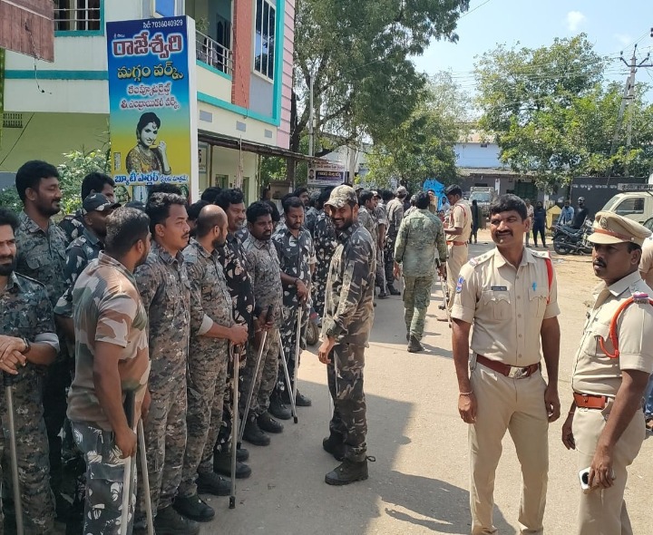 మణుగూరులో స్పెషల్ బలగాలు.. 144 సెక్షన్ అమలుకు సిద్ధం