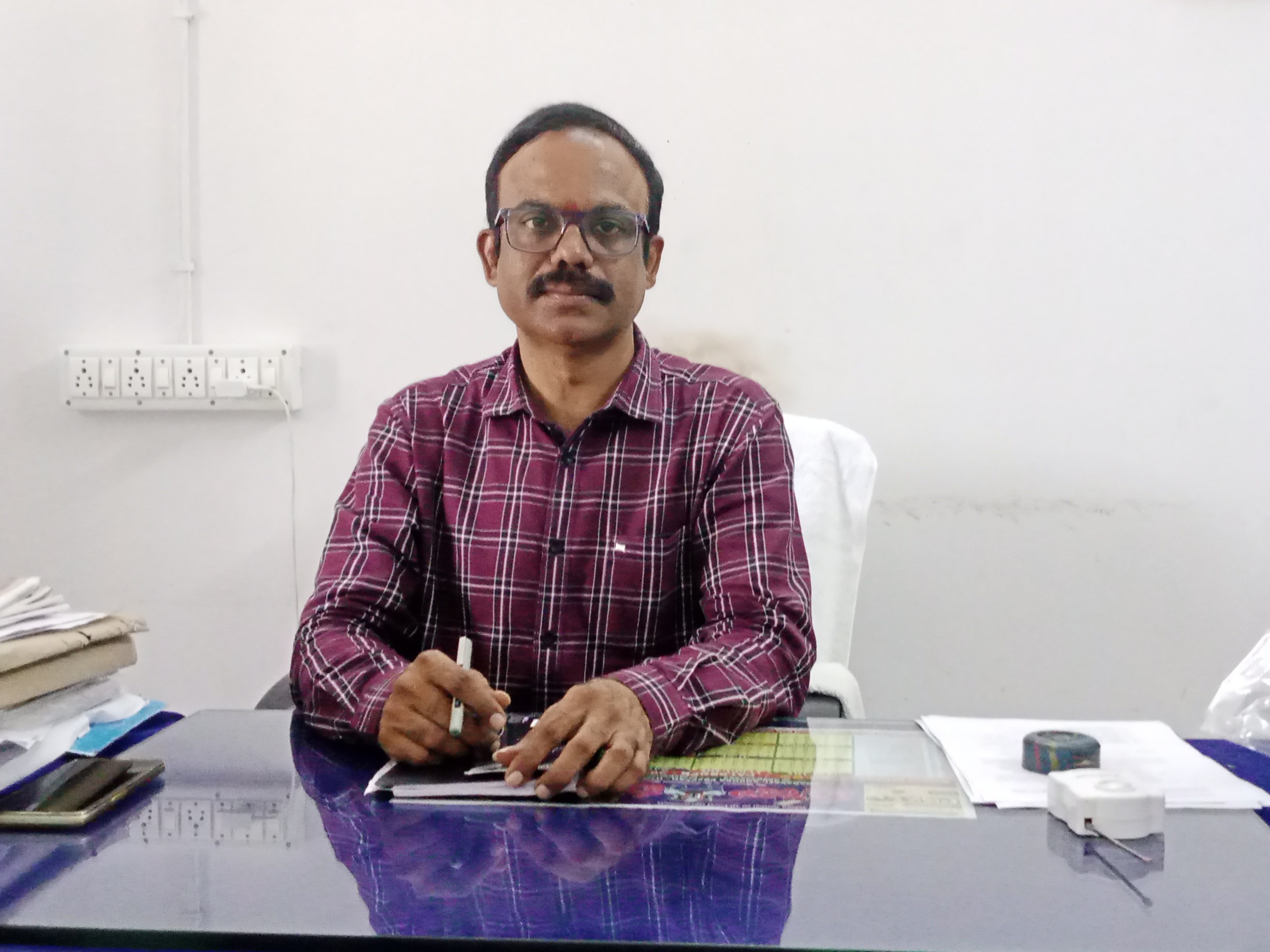 ఫిరంగిపురంలో విద్యార్థులకు ప్రత్యేక ఆధార్ క్యాంపులు