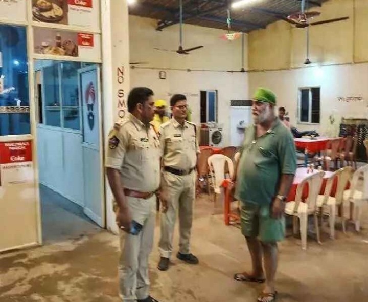 కడప లాడ్జీలలో ఆకస్మిక తనిఖీలు