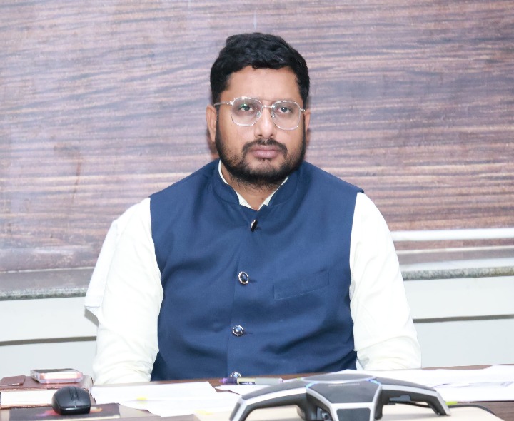 వర్షాల నేపథ్యంలో అలర్ట్‌గా ఉండాలి: కలెక్టర్