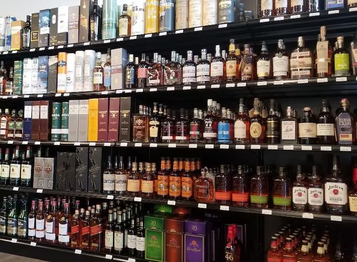 బకాయిలు చెల్లించండి: మద్యం కంపెనీలు