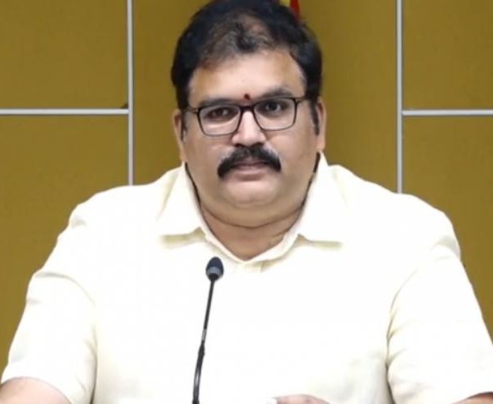 పుంగనూరలో స్వచ్ఛాంధ్ర కార్యక్రమాలపై సమీక్ష