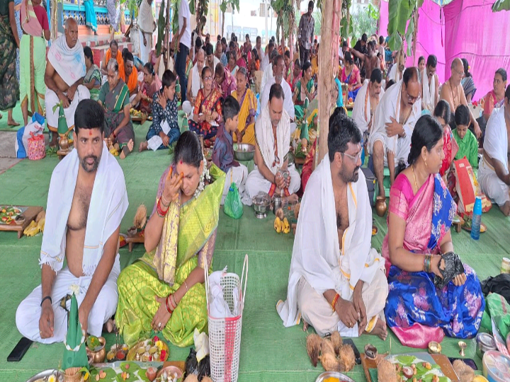 108 జంటలతో సామూహిక వ్రతాలు