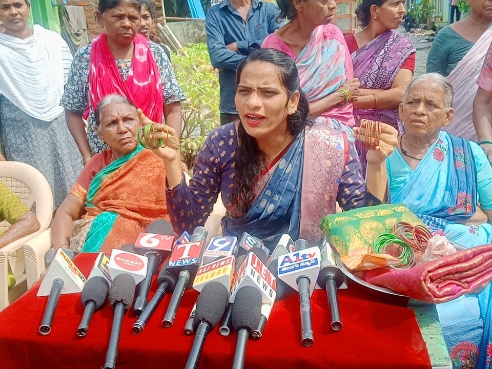 ‘ఎమ్మెల్యేలు ఎంపీ పరిపాలన చేయడంలో విఫలం’