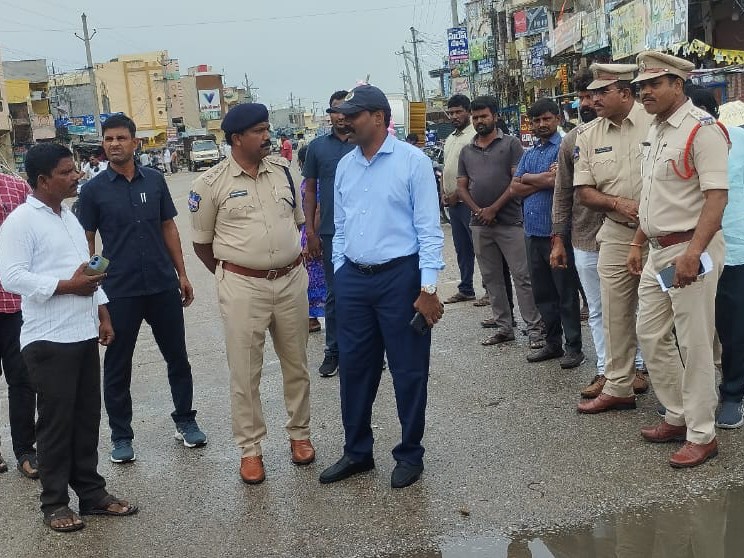 ‘ట్రాఫిక్ నిబంధనలపై అవగాహన పొందాలి’