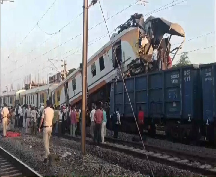 రైలు ప్రమాదం.. పలు సర్వీసులు రద్దు