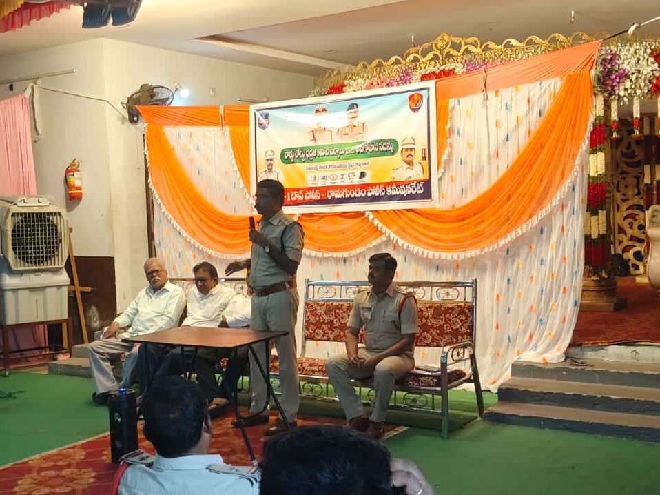 రోడ్డు ప్రమాదాల నివారణ ప్రతి పౌరుడి బాధ్యత: ACP