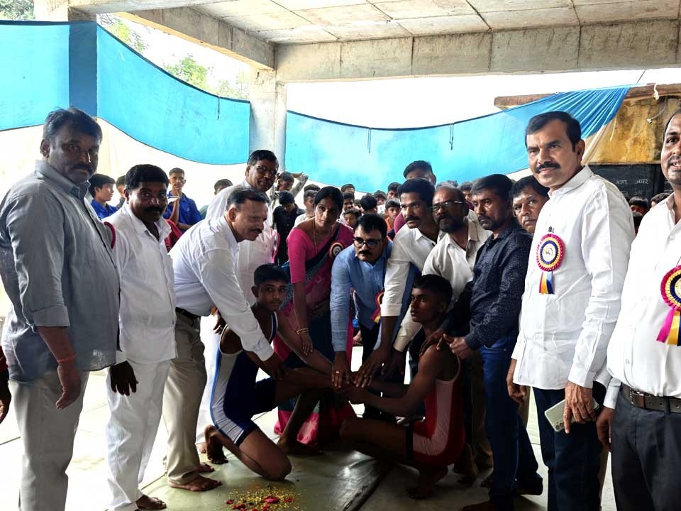 ఉమ్మడిజిల్లా రెజ్లింగ్​ పోటీలు ప్రారంభం