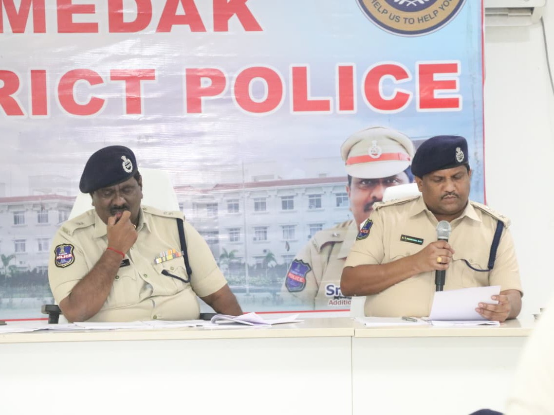 పెండింగ్ కేసుల పరిష్కారానికి కృషి చేయాలి: ఎస్పీ