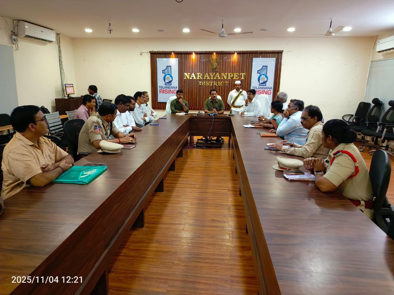 ‘అన్ని జిన్నింగ్ మిల్లులు పత్తిని కొనుగోలు చేయాలి’