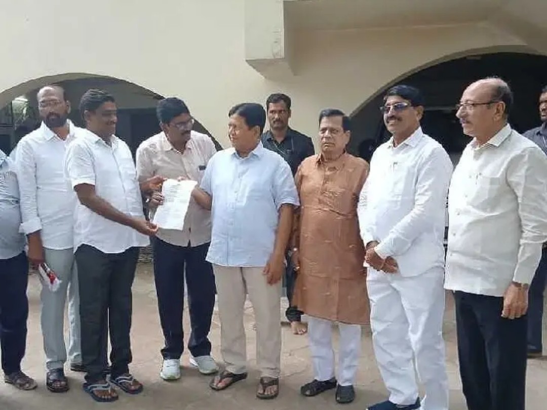 ప్రభుత్వ సలహాదారుకి వినతి పత్రం అందజేత