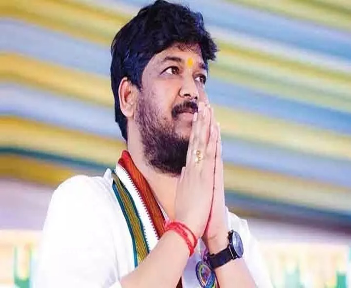 సెంటిమెంట్లకు లొంగిపోకూడదు: నవీన్ యాదవ్