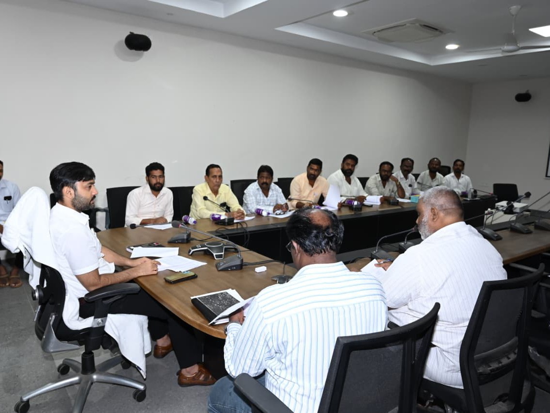 బూత్ లెవెల్ ఏజెంట్లతో కలెక్టర్ సమావేశం