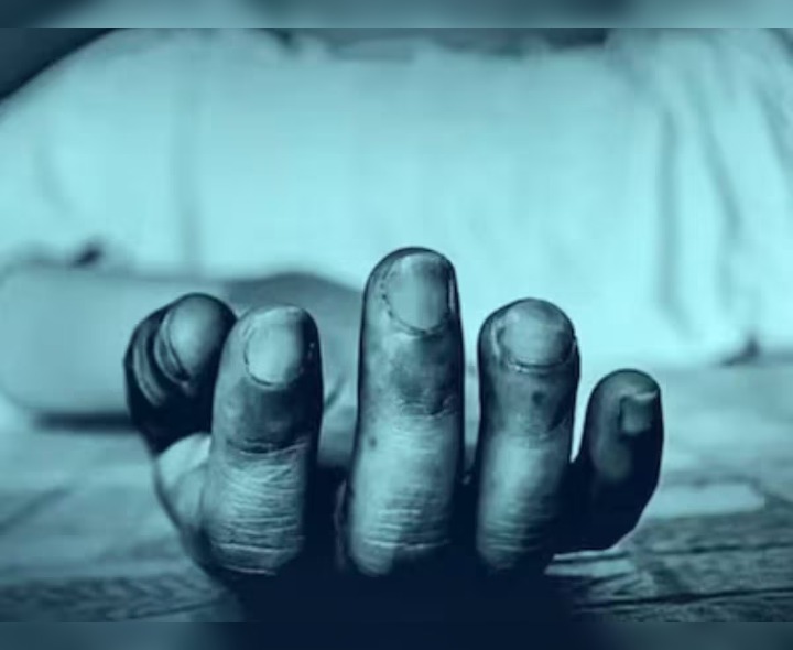 కుళ్ళిన స్థితిలో మృతదేహం లభ్యం