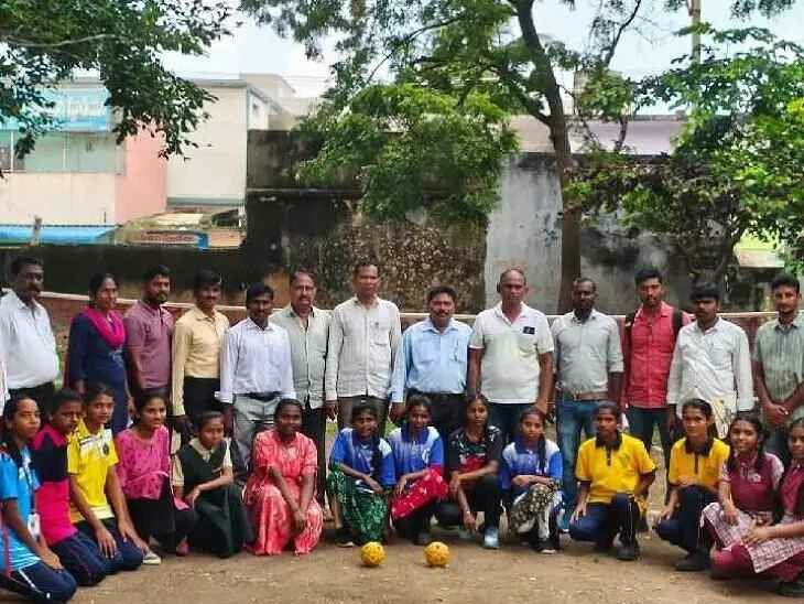 క్రీడా పోటీలకు మోడల్ స్కూల్ విద్యార్థులు ఎంపిక