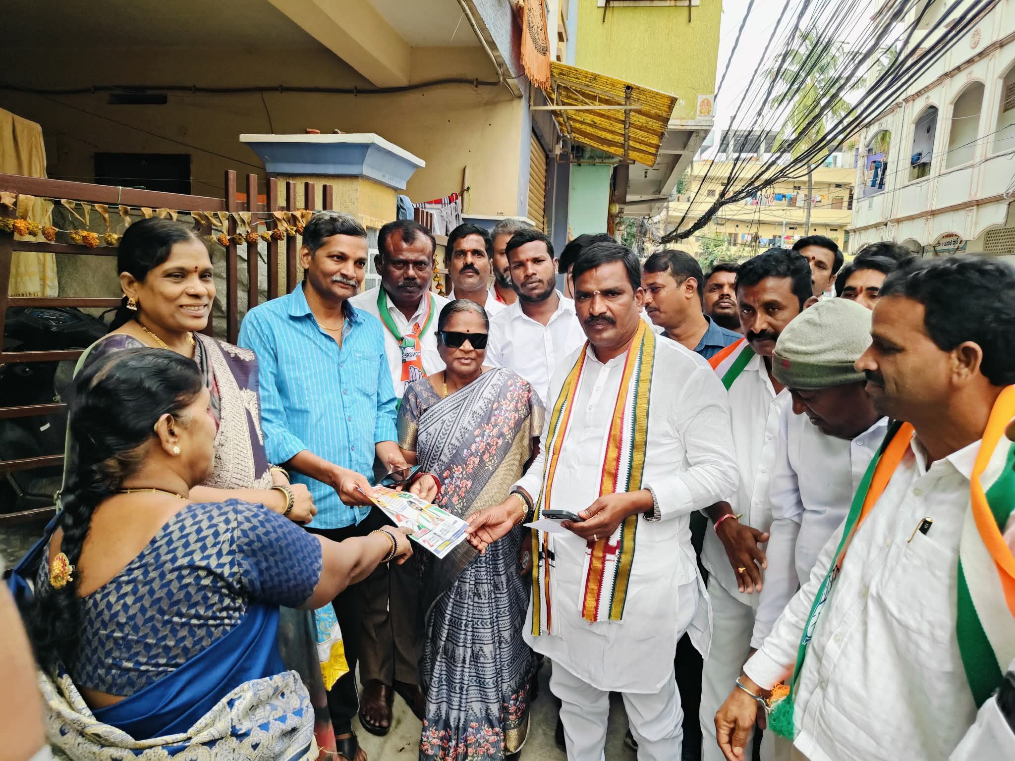 నవీన్ యాదవ్ చేయి గుర్తుకు ఓటు వేయండి: ఎమ్మెల్యే