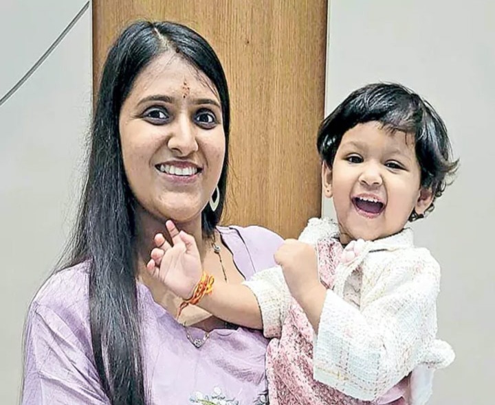 హుస్సేన్ సాగర్‌లో దూకి మహిళ ఆత్మహత్య