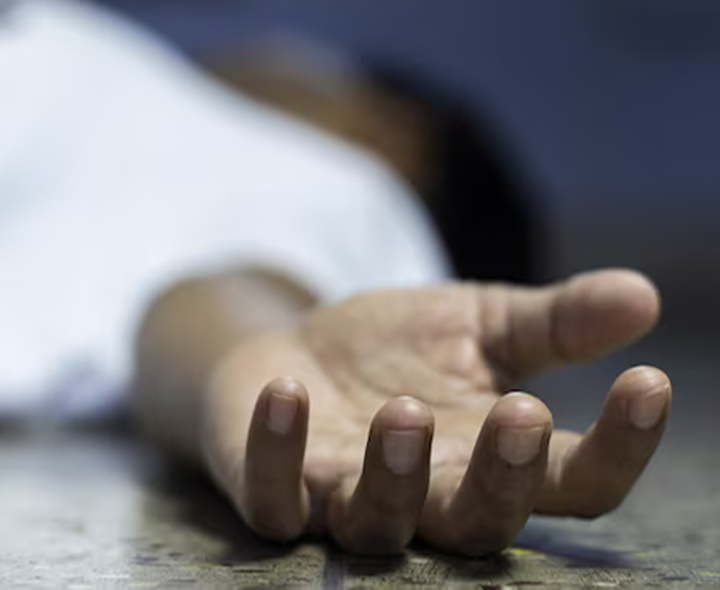 కళాశాల పైనుంచి దూకి విద్యార్థి సూసైడ్