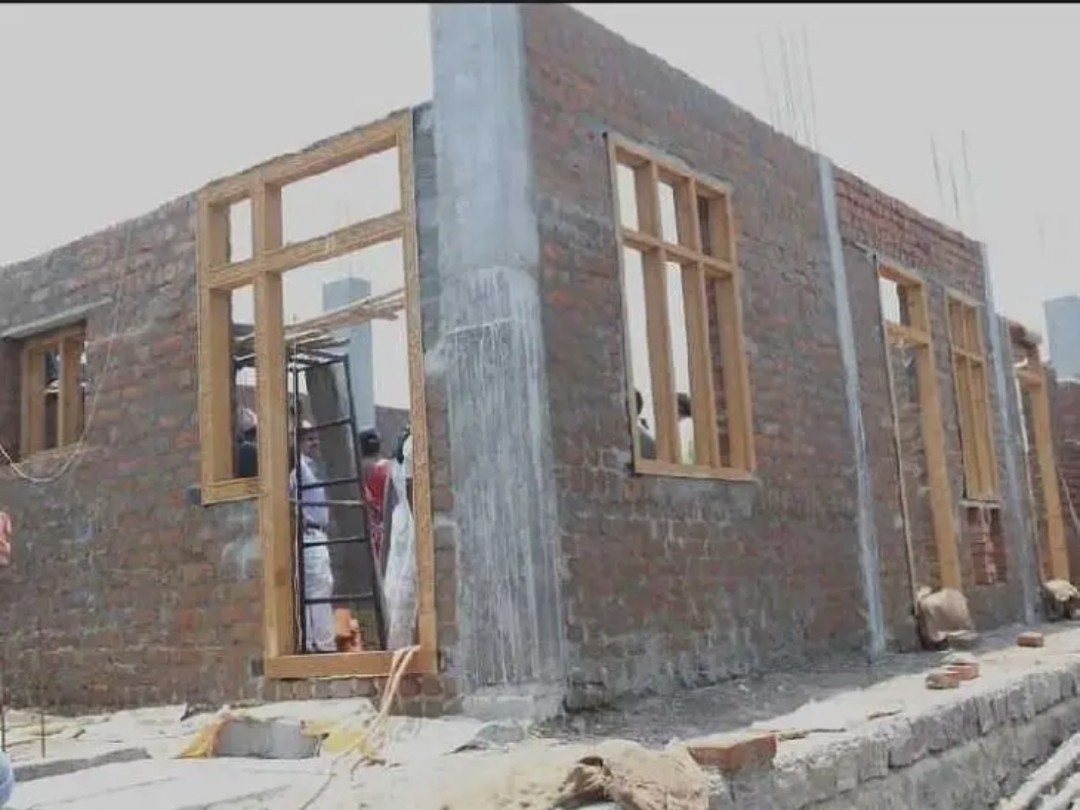 ఇసుక కొరత.. ఇంటి నిర్మాణం జరిగేది ఎట్లా.!