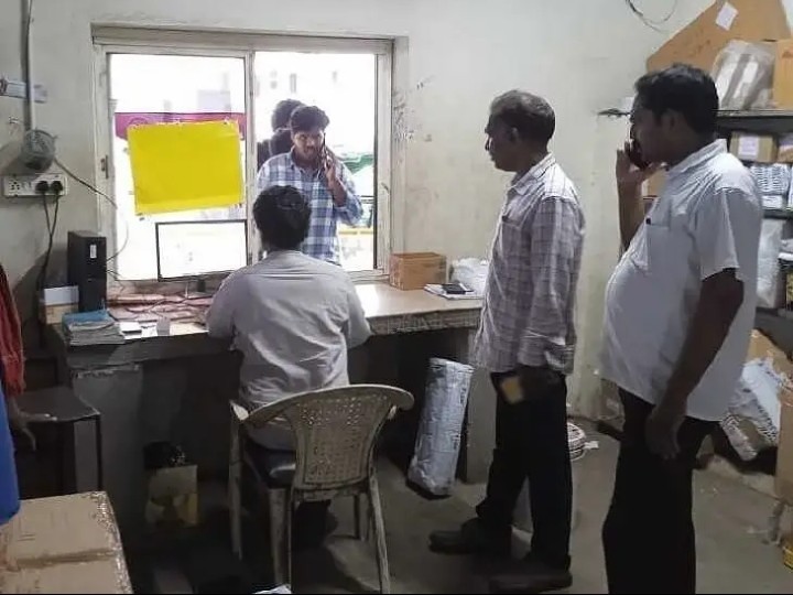 కార్గో పాయింట్‌ను పరిశీలించిన డిపో మేనేజర్