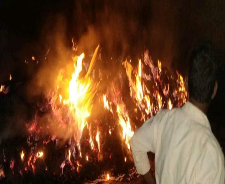 దొడ్డనగేరిలో గుడిసె ధ్వంసం.. కేసు నమోదు