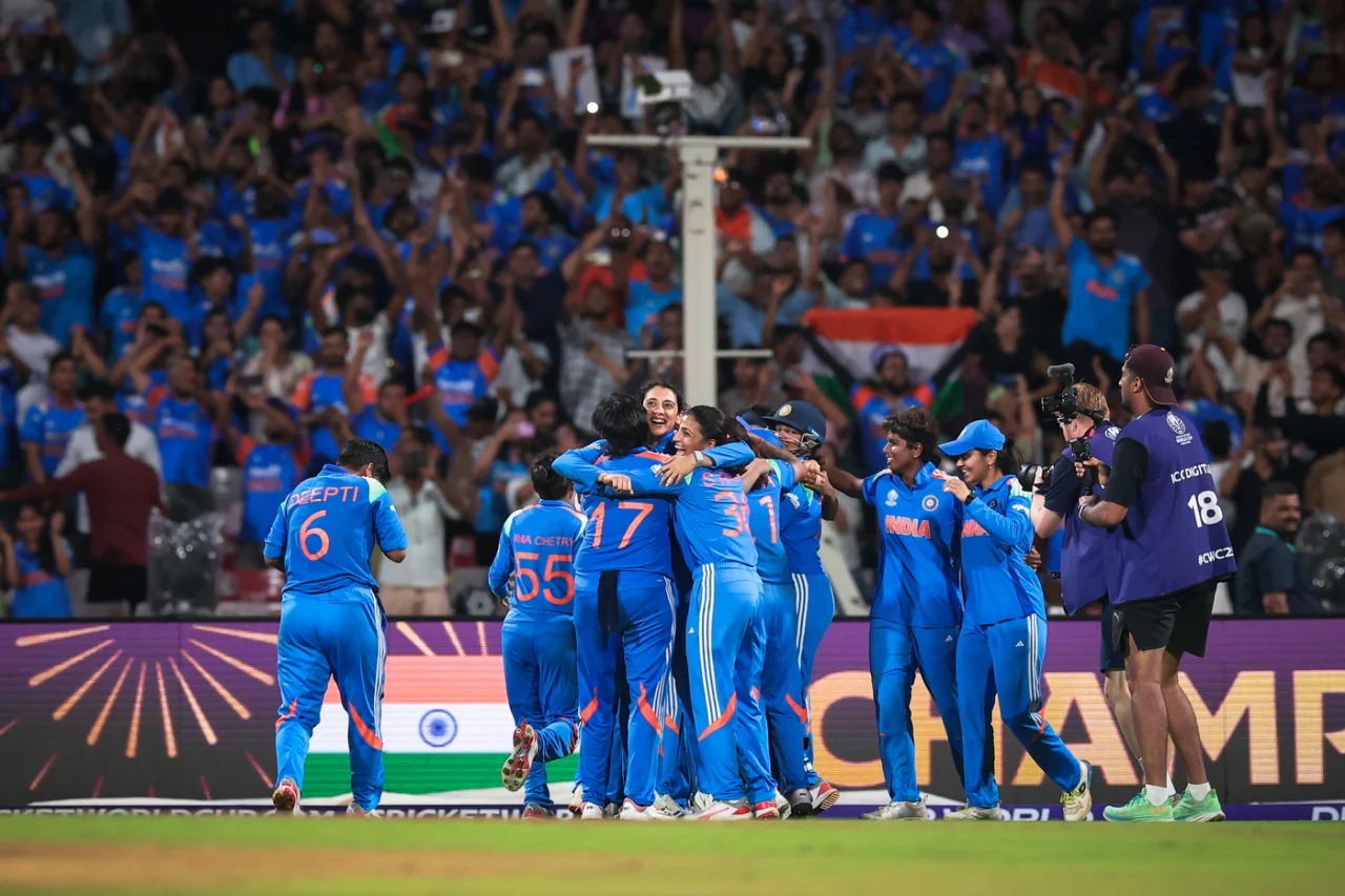 అమ్మాయిల వెంట పడుతున్న బ్రాండ్లు