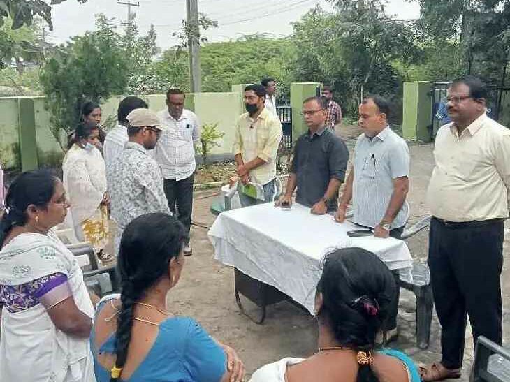 ‘సమయపాలన పాటించని సిబ్బందిపై చర్యలు తప్పవు’