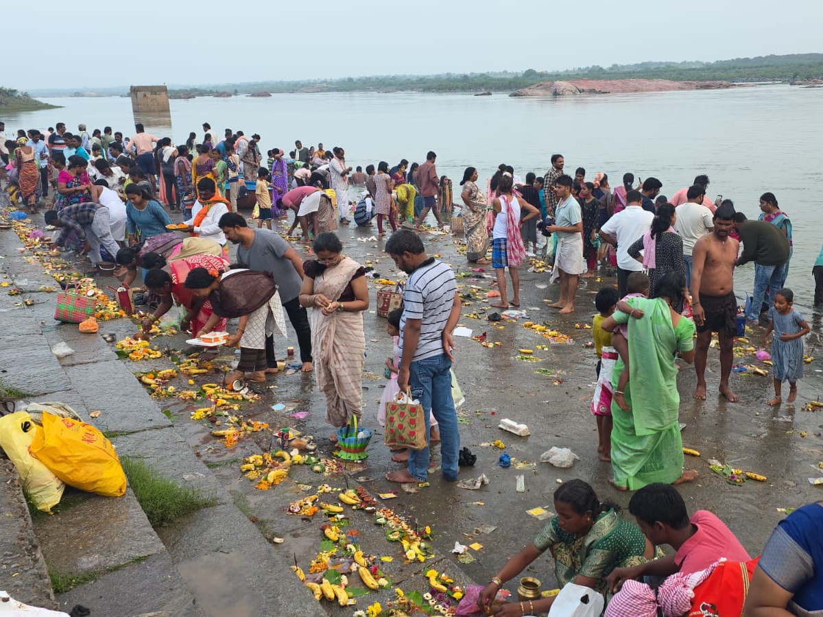 ఆలయాలల్లో కార్తీక పౌర్ణమి శోభ