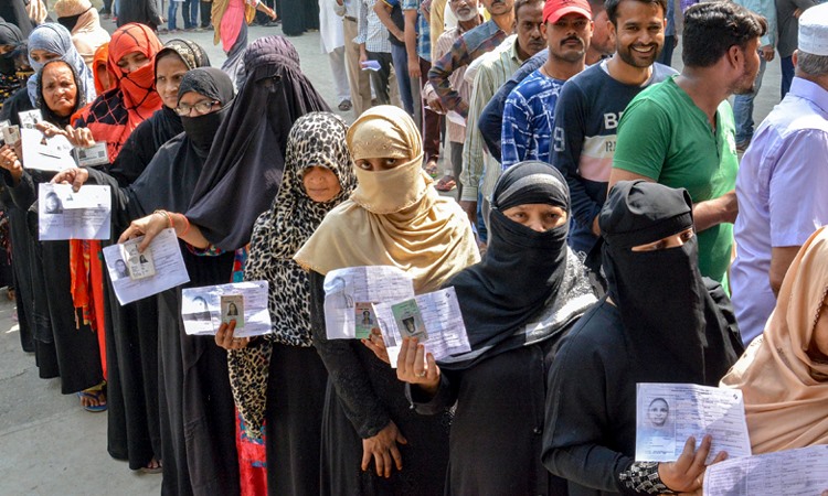 ఎంతమంది పిల్లలున్నా పోటీ చేయవచ్చు!