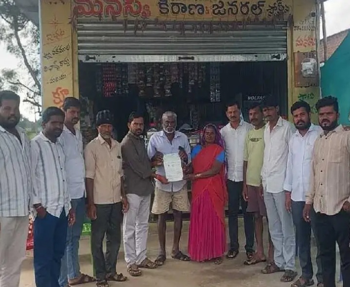 సీఎం రిలీఫ్ ఫండ్ చెక్కు అందజేత…!