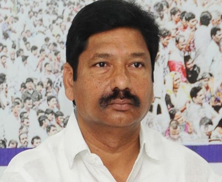 హైకోర్టులో జోగి రమేష్ పిటిషన్ వాయిదా