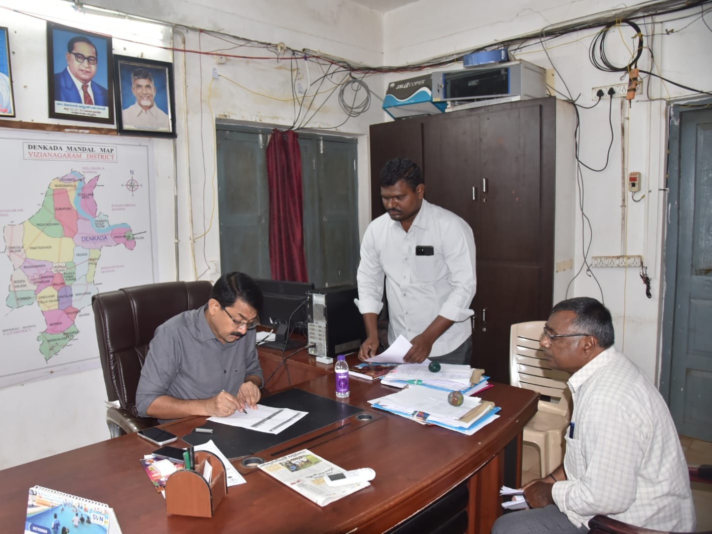 ‘ప్ర‌భుత్వ సేవ‌ల‌ను త‌క్ష‌ణ‌మే అందించాలి’