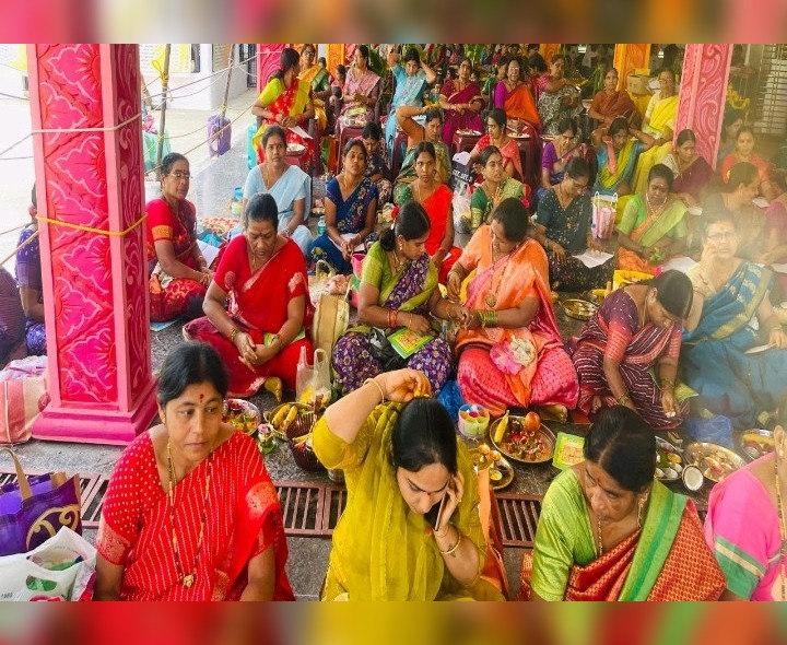 శారదా మాత ఆలయంలో కుంకుమార్చనలు